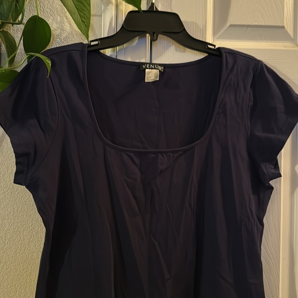 Venus Blouse - Picture 2 of 8